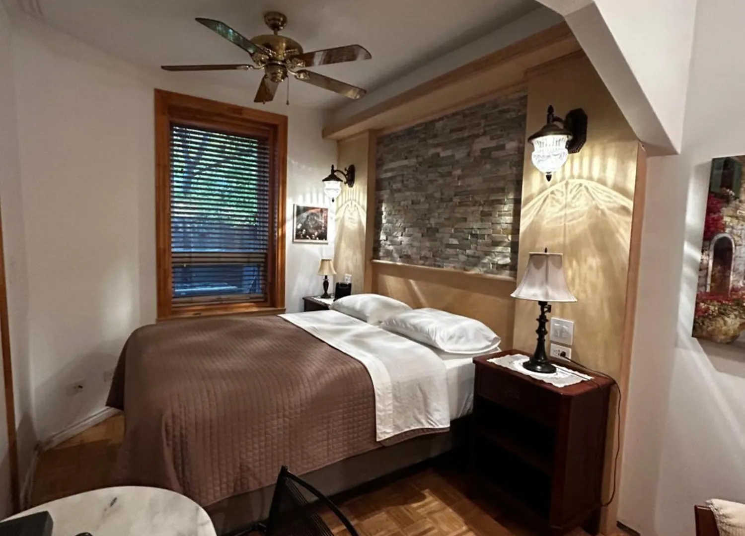 Gite Le Sieur De Joliette Montreal Bed & Breakfast
